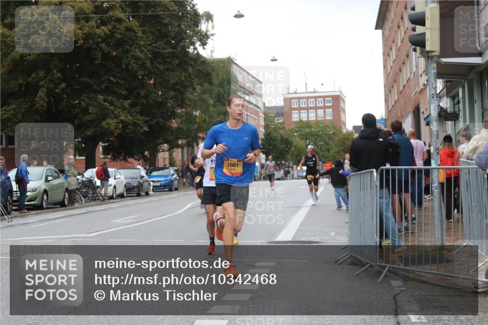 13.09.2026 - Kiel Lauf Markus Tischler http://msf.ph/oto/10342468 13.09.2026 11:30:47 Fleethörn 1661 meine-sportfotos.de