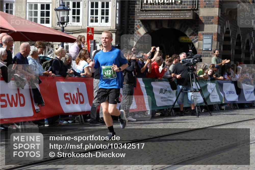 13.09.2026 - 21. swb-Marathon Bremen Strokosch-Dieckow http://msf.ph/oto/10342517 13.09.2026 13:27:07 Ziel 531, 946, 2089, 2779, 3076, 3302, 3510, 3852, 3893, 4441, 4598, 4919, 5054, 5937, 5943, 6289, 6314, 6375, 6455, 6548, 6580, 7246, 7317, 8112, 8303, 9551, 13097, 242, 3273, 3385, 3496, 4558, 6071, 6288, 6776, 7849, 8219, 9159, 9343, 9760, 10112, 10113, 13147 meine-sportfotos.de