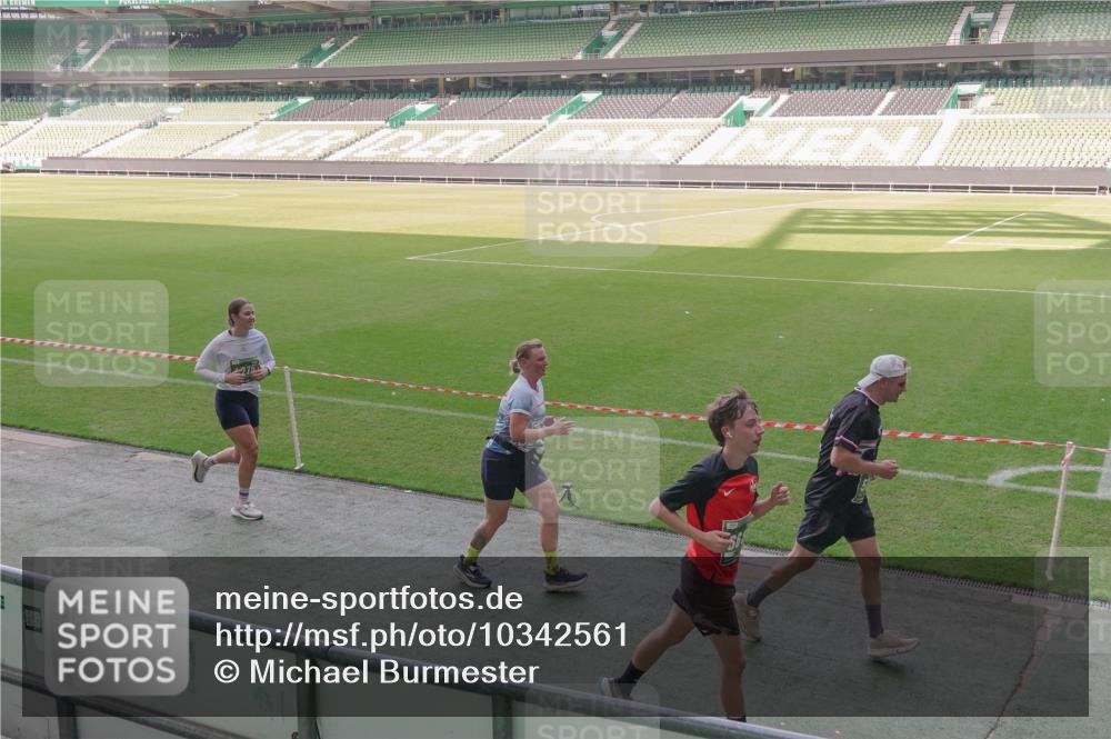 13.09.2026 - 21. swb-Marathon Bremen Michael Burmester http://msf.ph/oto/10342561 13.09.2026 13:26:00 Laufen im Stadion 202, 213, 294, 390, 505, 530, 543, 645, 723, 815, 818, 833, 966, 1077, 1283, 1410, 1443, 1459, 1473, 1487, 1491, 1504, 1515, 1530, 1561, 1618, 1744, 1828, 1830, 1953, 2058, 2059, 2211, 2267, 2271, 2273, 2298, 2308, 2309, 2354, 2382, 2384, 2428, 2497, 2506, 2508, 2554, 2558, 2576, 2582, 2591, 2592, 2644, 2656, 2675, 2752, 2762, 2817, 2833, 2878, 2896, 2965, 2970, 2981, 3005, 3047, 3062, 3084, 3097, 3142, 3172, 3211, 3259, 3306, 3329, 3359, 3390, 3433, 3629, 3851 meine-sportfotos.de