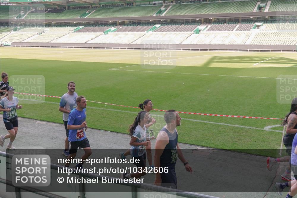 13.09.2026 - 21. swb-Marathon Bremen Michael Burmester http://msf.ph/oto/10342606 13.09.2026 13:26:08 Laufen im Stadion 202, 213, 294, 390, 505, 530, 543, 645, 815, 818, 833, 966, 1077, 1283, 1410, 1443, 1459, 1473, 1487, 1491, 1504, 1515, 1530, 1561, 1618, 1744, 1828, 1830, 1953, 2058, 2059, 2267, 2271, 2273, 2298, 2308, 2309, 2354, 2382, 2384, 2428, 2506, 2508, 2542, 2554, 2558, 2576, 2582, 2591, 2592, 2656, 2675, 2752, 2762, 2817, 2833, 2878, 2896, 2965, 2970, 2981, 3005, 3047, 3062, 3084, 3097, 3142, 3172, 3211, 3259, 3329, 3359, 3390, 3433, 3629, 3851 meine-sportfotos.de