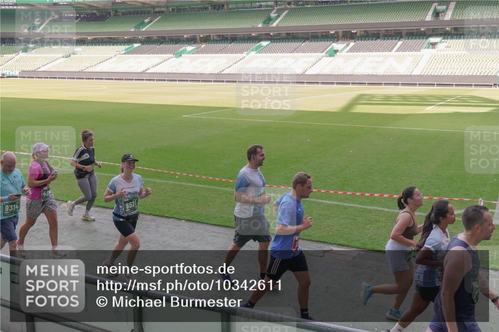13.09.2026 - 21. swb-Marathon Bremen Michael Burmester http://msf.ph/oto/10342611 13.09.2026 13:26:09 Laufen im Stadion 202, 213, 294, 390, 505, 530, 543, 645, 815, 818, 833, 966, 1077, 1283, 1410, 1443, 1459, 1473, 1487, 1491, 1504, 1515, 1530, 1561, 1618, 1744, 1828, 1830, 1953, 2058, 2059, 2267, 2271, 2273, 2298, 2308, 2309, 2354, 2382, 2384, 2388, 2428, 2506, 2508, 2542, 2554, 2558, 2576, 2582, 2591, 2592, 2656, 2675, 2752, 2762, 2817, 2833, 2878, 2896, 2965, 2970, 2981, 3005, 3047, 3062, 3084, 3097, 3142, 3172, 3211, 3259, 3329, 3359, 3390, 3433, 3629, 3851 meine-sportfotos.de
