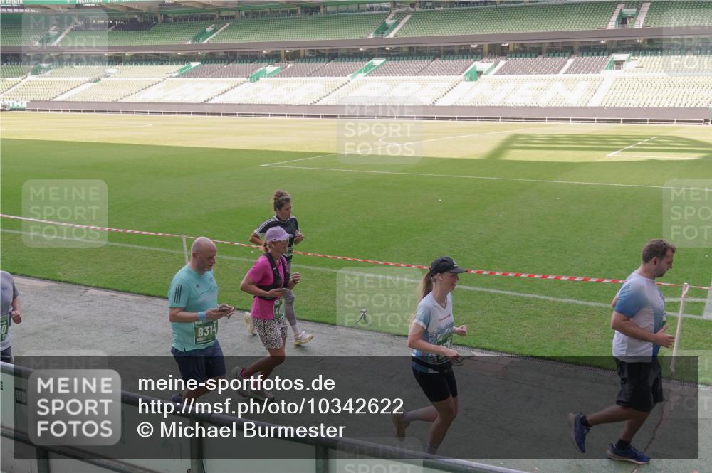 13.09.2026 - 21. swb-Marathon Bremen Michael Burmester http://msf.ph/oto/10342622 13.09.2026 13:26:10 Laufen im Stadion 202, 213, 294, 390, 505, 530, 543, 645, 815, 818, 833, 966, 1077, 1283, 1410, 1443, 1459, 1473, 1487, 1491, 1504, 1515, 1530, 1561, 1618, 1700, 1744, 1828, 1830, 1953, 2058, 2059, 2267, 2271, 2273, 2298, 2308, 2309, 2354, 2382, 2384, 2388, 2428, 2506, 2508, 2542, 2554, 2558, 2576, 2582, 2591, 2592, 2656, 2675, 2752, 2762, 2817, 2833, 2878, 2896, 2965, 2970, 2981, 3005, 3047, 3062, 3084, 3097, 3142, 3172, 3211, 3259, 3329, 3359, 3390, 3433, 3540, 3629, 3851 meine-sportfotos.de