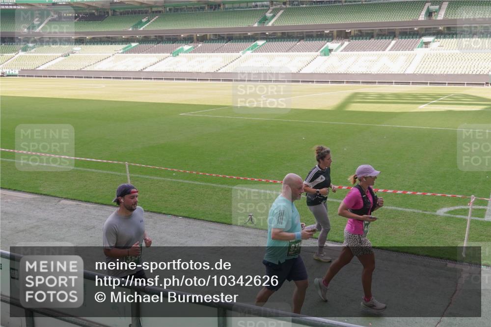 13.09.2026 - 21. swb-Marathon Bremen Michael Burmester http://msf.ph/oto/10342626 13.09.2026 13:26:10 Laufen im Stadion 202, 213, 294, 390, 505, 530, 543, 645, 815, 818, 833, 966, 1077, 1283, 1410, 1443, 1459, 1473, 1487, 1491, 1504, 1515, 1530, 1561, 1618, 1700, 1744, 1828, 1830, 1953, 2058, 2059, 2267, 2271, 2273, 2298, 2308, 2309, 2354, 2382, 2384, 2388, 2428, 2506, 2508, 2542, 2554, 2558, 2576, 2582, 2591, 2592, 2656, 2675, 2752, 2762, 2817, 2833, 2878, 2896, 2965, 2970, 2981, 3005, 3047, 3062, 3084, 3097, 3142, 3172, 3211, 3259, 3329, 3359, 3390, 3433, 3540, 3629, 3851 meine-sportfotos.de