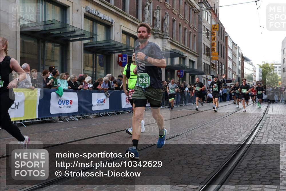 13.09.2026 - 21. swb-Marathon Bremen Strokosch-Dieckow http://msf.ph/oto/10342629 13.09.2026 13:28:28 Ziel 430, 613, 722, 725, 1014, 1914, 2276, 2378, 2851, 2891, 3028, 3348, 3419, 3444, 3665, 4102, 4564, 5267, 5531, 5691, 5865, 6099, 6817, 6914, 6937, 6955, 6957, 7134, 7263, 7527, 8938, 8985, 9176, 9562, 13012, 13174, 178, 210, 1239, 1380, 1460, 2047, 2764, 2977, 3028, 3114, 3294, 3334, 3597, 4250, 4506, 5250, 5360, 5683, 5889, 6182, 8429, 8483, 8570, 9064, 9167, 9168, 9543, 9549, 9738, 9881 meine-sportfotos.de