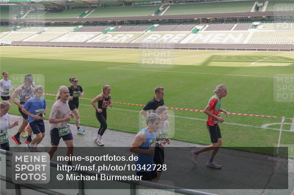 13.09.2026 - 21. swb-Marathon Bremen Michael Burmester http://msf.ph/oto/10342728 13.09.2026 13:26:26 Laufen im Stadion 186, 202, 213, 364, 390, 530, 543, 645, 815, 818, 833, 966, 1077, 1283, 1410, 1443, 1459, 1473, 1487, 1504, 1530, 1561, 1618, 1700, 1744, 1828, 1830, 1953, 2058, 2059, 2271, 2273, 2298, 2308, 2309, 2354, 2382, 2384, 2388, 2404, 2428, 2506, 2507, 2508, 2542, 2558, 2576, 2582, 2591, 2592, 2656, 2675, 2748, 2752, 2762, 2817, 2833, 2875, 2878, 2896, 2965, 2970, 2981, 3005, 3047, 3050, 3062, 3084, 3097, 3142, 3172, 3259, 3329, 3359, 3390, 3433, 3540, 3629, 3756, 3851 meine-sportfotos.de