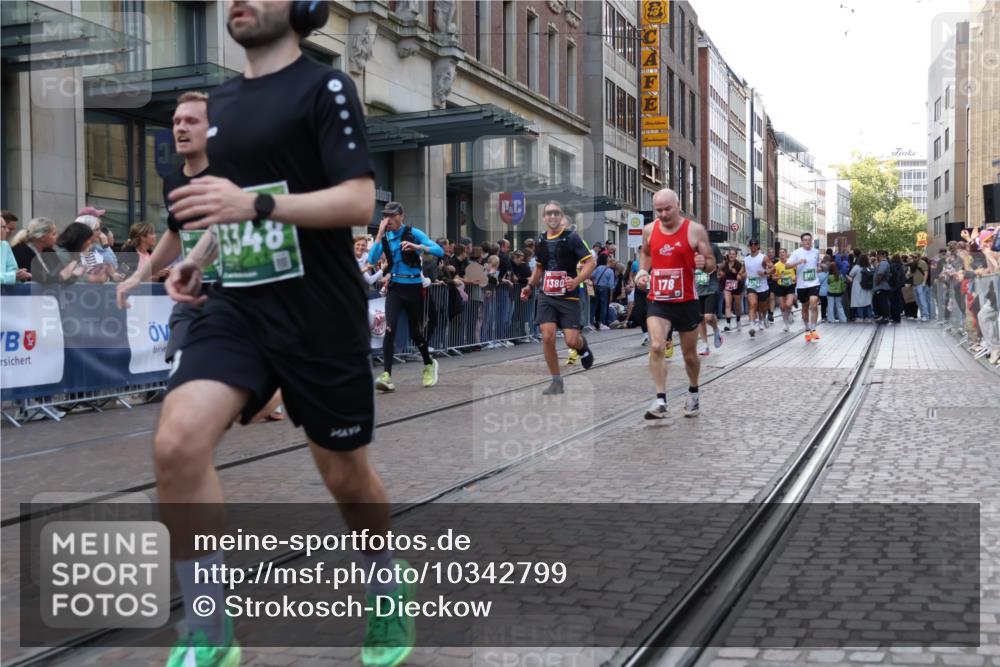 13.09.2026 - 21. swb-Marathon Bremen Strokosch-Dieckow http://msf.ph/oto/10342799 13.09.2026 13:28:33 Ziel 430, 565, 613, 687, 722, 725, 936, 1014, 1274, 1688, 1914, 2223, 2276, 2378, 2851, 2891, 3348, 3419, 3444, 3665, 3938, 4102, 4564, 5225, 5267, 5531, 5691, 5865, 6099, 6817, 6937, 6955, 7134, 7263, 7527, 8938, 8984, 8985, 9176, 9562, 13012, 13174, 178, 210, 613, 1239, 1380, 1460, 1914, 2047, 2764, 2977, 3028, 3114, 3294, 3334, 3597, 4250, 4506, 5250, 5683, 5889, 6182, 6914, 6957, 8429, 8483, 8570, 8938, 9064, 9549 meine-sportfotos.de