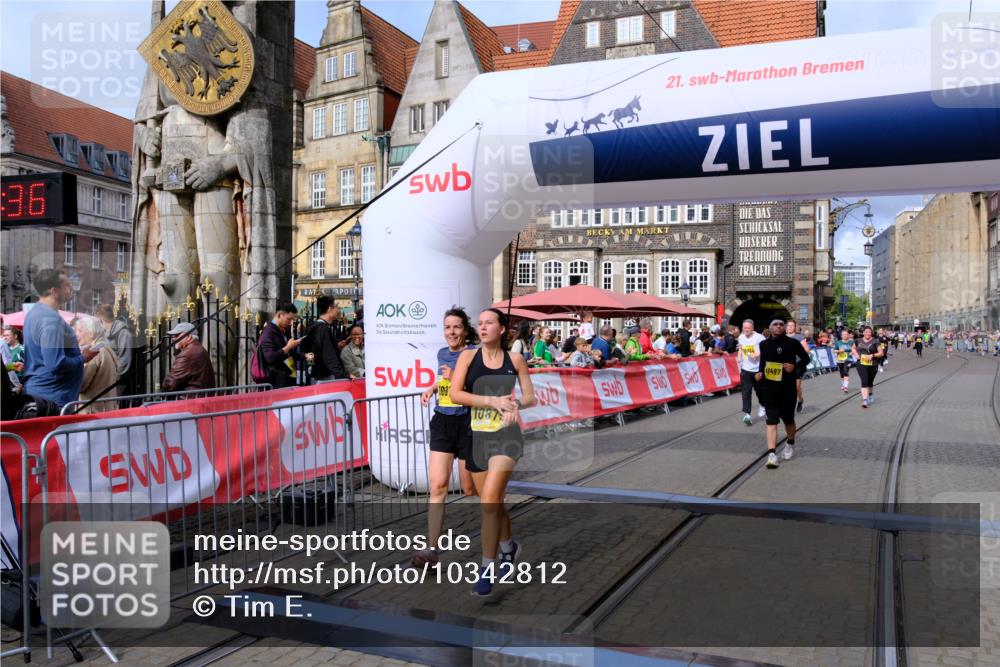 13.09.2026 - 21. swb-Marathon Bremen Tim E. http://msf.ph/oto/10342812 13.09.2026 11:12:52 Ziel 10354, 10406, 10743, 10874, 10875, 10909, 11090, 11657, 11716, 12234, 12327, 12497 meine-sportfotos.de