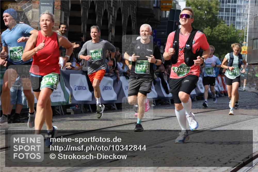 13.09.2026 - 21. swb-Marathon Bremen Strokosch-Dieckow http://msf.ph/oto/10342844 13.09.2026 13:27:13 Ziel 531, 946, 2089, 3076, 3302, 3510, 3527, 3852, 3893, 4327, 4441, 4598, 4919, 5054, 5689, 5937, 5943, 6314, 6455, 6580, 7027, 7246, 7317, 8112, 8303, 9150, 9511, 9551, 9854, 13097, 242, 593, 1373, 3273, 3385, 3496, 5220, 5290, 5358, 5616, 6071, 6288, 6306, 7110, 9343, 9760, 10113, 13147 meine-sportfotos.de