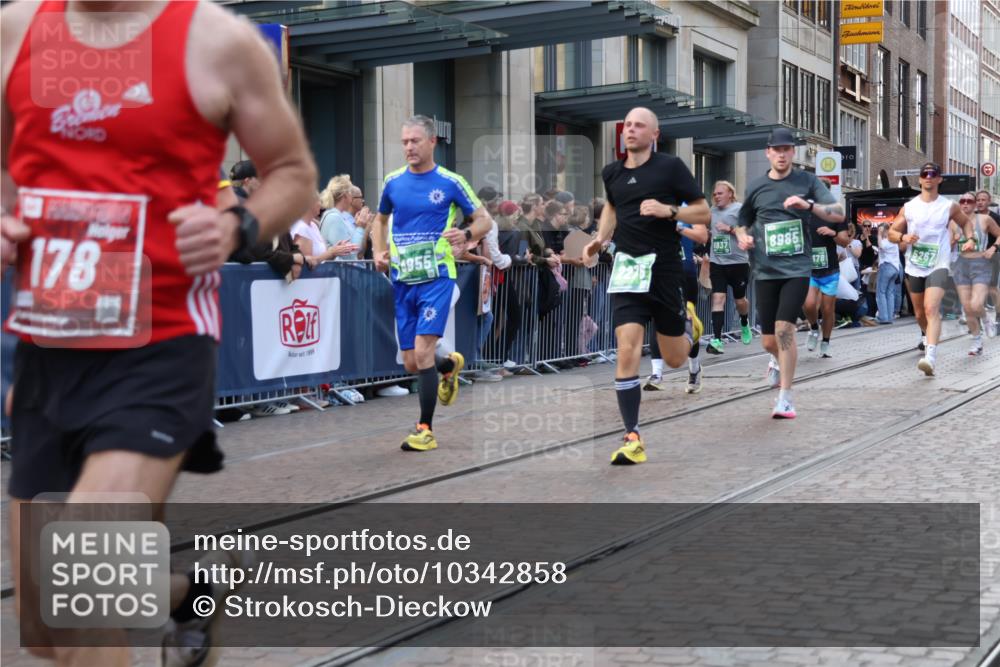 13.09.2026 - 21. swb-Marathon Bremen Strokosch-Dieckow http://msf.ph/oto/10342858 13.09.2026 13:28:35 Ziel 430, 565, 687, 722, 725, 936, 1014, 1274, 1688, 2223, 2276, 2378, 2851, 2891, 3348, 3419, 3444, 3665, 3938, 4102, 4564, 5225, 5267, 5531, 5691, 5865, 6099, 6817, 6937, 6955, 7134, 7263, 7527, 8984, 8985, 9562, 13012, 13174, 178, 210, 613, 1239, 1380, 1460, 1914, 2047, 2764, 2977, 3028, 3294, 3597, 4250, 4564, 5250, 5683, 5889, 6914, 6957, 8429, 8483, 8570, 8938, 9064, 9176, 9549, 13012 meine-sportfotos.de