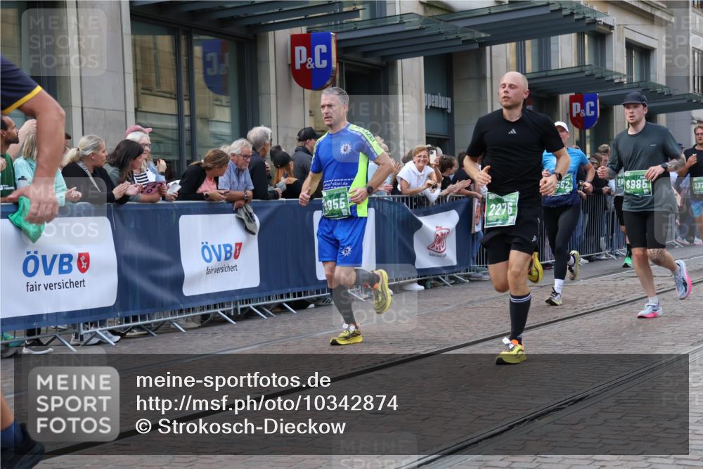 13.09.2026 - 21. swb-Marathon Bremen Strokosch-Dieckow http://msf.ph/oto/10342874 13.09.2026 13:28:35 Ziel 430, 565, 687, 722, 725, 936, 1014, 1274, 1688, 2223, 2276, 2378, 2851, 2891, 3348, 3419, 3444, 3665, 3938, 4102, 4564, 5225, 5267, 5531, 5691, 5865, 6099, 6817, 6937, 6955, 7134, 7263, 7527, 8984, 8985, 9562, 13012, 13174, 178, 210, 613, 1239, 1380, 1460, 1914, 2047, 2764, 2977, 3028, 3294, 3597, 4250, 4564, 5250, 5683, 5889, 6914, 6957, 8429, 8483, 8570, 8938, 9064, 9176, 9549, 13012 meine-sportfotos.de