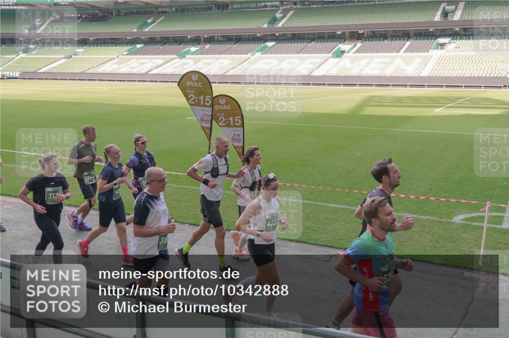 13.09.2026 - 21. swb-Marathon Bremen Michael Burmester http://msf.ph/oto/10342888 13.09.2026 13:26:48 Laufen im Stadion 186, 202, 357, 364, 390, 530, 543, 597, 645, 833, 966, 1077, 1283, 1410, 1412, 1443, 1459, 1473, 1487, 1530, 1608, 1618, 1700, 1744, 1769, 1828, 1953, 1961, 2058, 2273, 2298, 2308, 2309, 2382, 2384, 2388, 2404, 2428, 2507, 2508, 2542, 2558, 2576, 2582, 2592, 2656, 2675, 2725, 2748, 2762, 2817, 2875, 2876, 2923, 2965, 2970, 2981, 3045, 3047, 3050, 3062, 3073, 3084, 3097, 3172, 3184, 3219, 3359, 3433, 3540, 3592, 3629, 3756, 3851, 3907, 3978 meine-sportfotos.de