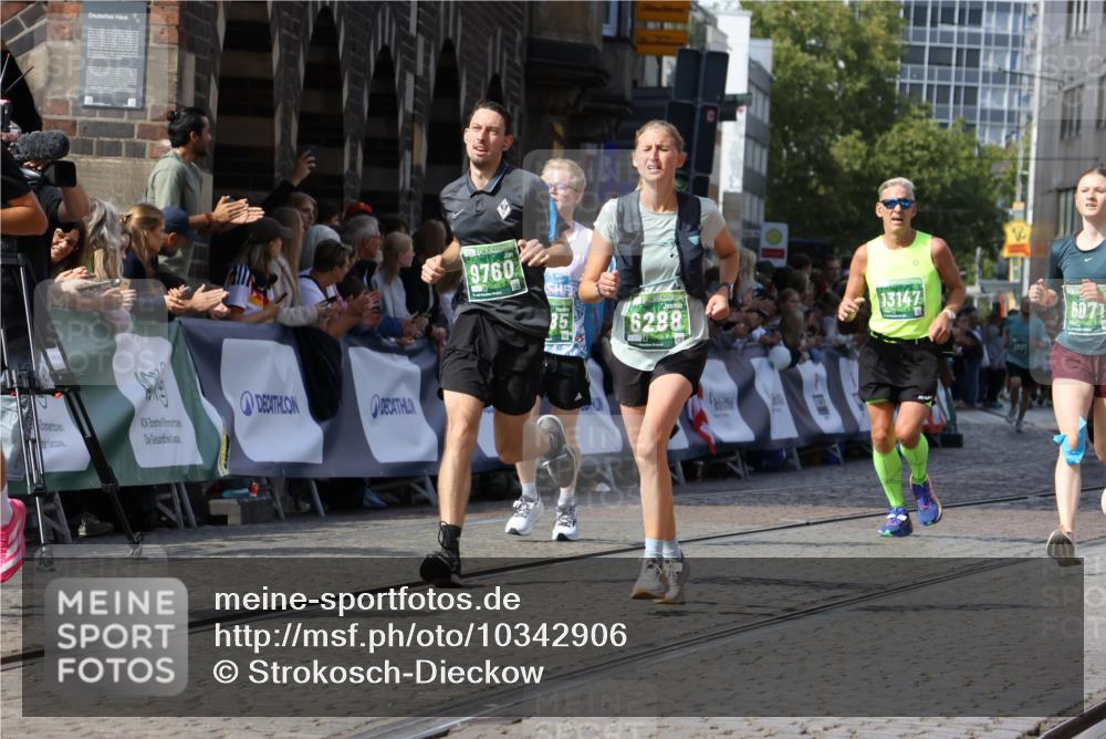13.09.2026 - 21. swb-Marathon Bremen Strokosch-Dieckow http://msf.ph/oto/10342906 13.09.2026 13:27:16 Ziel 531, 946, 1493, 1494, 2089, 3076, 3302, 3510, 3527, 3893, 4327, 4397, 4441, 4563, 4919, 5054, 5689, 5937, 5943, 6314, 6455, 6580, 7027, 7072, 7246, 7317, 8303, 9150, 9511, 9551, 9854, 9878, 13097, 242, 593, 940, 1373, 1574, 2345, 3385, 3496, 5220, 5290, 5358, 5616, 6071, 6288, 6306, 7110, 9760, 13147 meine-sportfotos.de