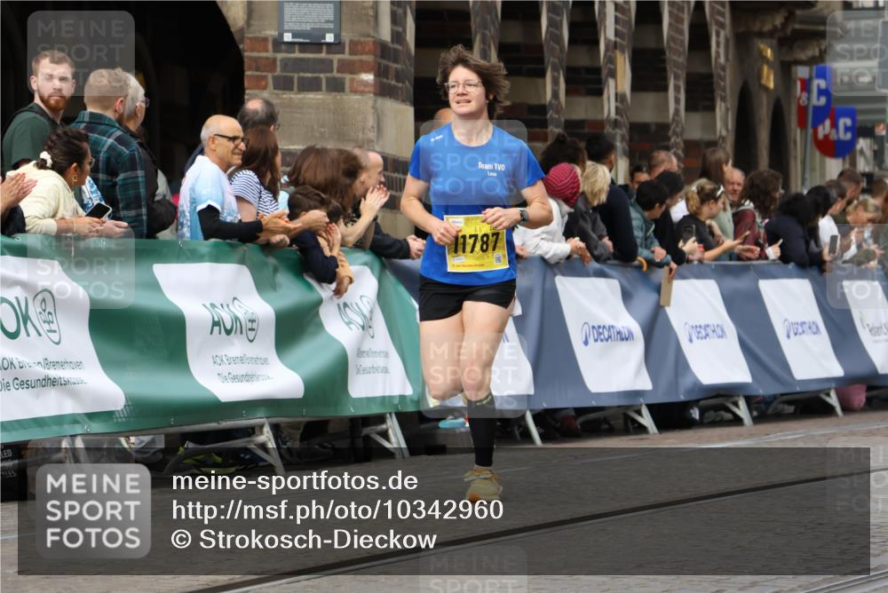 13.09.2026 - 21. swb-Marathon Bremen Strokosch-Dieckow http://msf.ph/oto/10342960 13.09.2026 10:51:41 Ziel 10334, 10381, 10471, 10515, 10544, 10763, 10825, 10862, 10887, 10984, 11145, 11503, 11801, 11973, 12051, 12133, 12424, 12548, 12552, 13631, 10162, 10183, 10281, 10467, 10641, 11273, 11277, 11542, 11685, 11733, 11777, 11784, 11962, 12349 meine-sportfotos.de