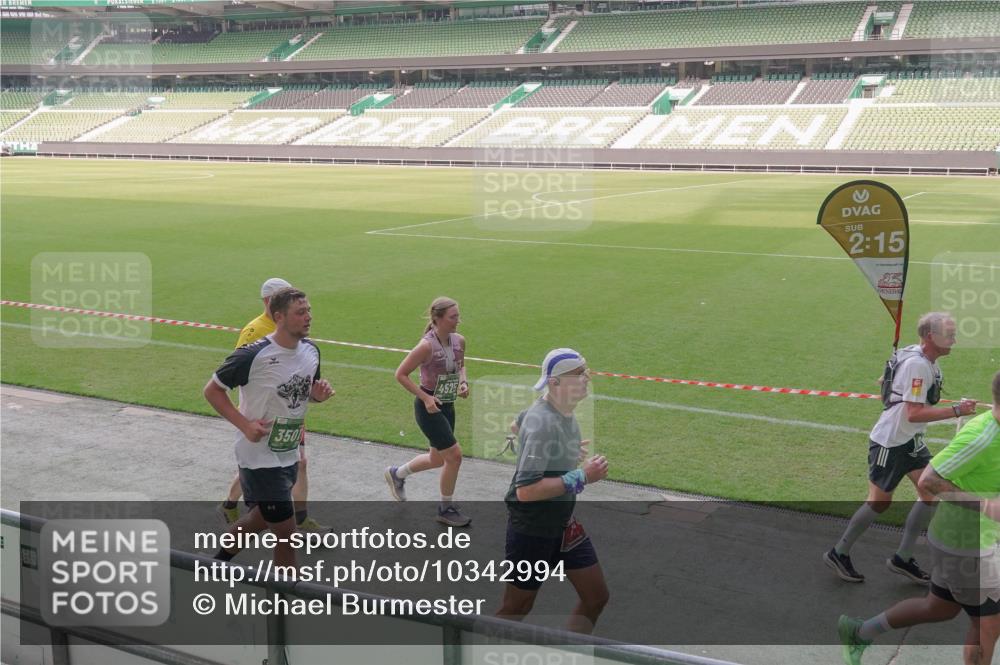 13.09.2026 - 21. swb-Marathon Bremen Michael Burmester http://msf.ph/oto/10342994 13.09.2026 13:26:59 Laufen im Stadion 186, 202, 357, 364, 390, 530, 597, 645, 726, 833, 1077, 1283, 1412, 1443, 1459, 1473, 1487, 1530, 1608, 1618, 1700, 1744, 1769, 1828, 1961, 2058, 2236, 2273, 2298, 2308, 2309, 2382, 2384, 2388, 2404, 2428, 2507, 2508, 2542, 2558, 2576, 2582, 2592, 2656, 2675, 2725, 2748, 2762, 2817, 2875, 2876, 2923, 2965, 2970, 3045, 3047, 3050, 3062, 3073, 3084, 3097, 3172, 3184, 3219, 3359, 3433, 3540, 3592, 3629, 3756, 3851, 3885, 3907, 3978, 4660 meine-sportfotos.de