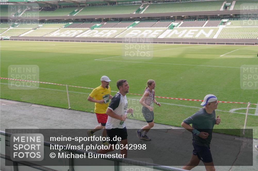 13.09.2026 - 21. swb-Marathon Bremen Michael Burmester http://msf.ph/oto/10342998 13.09.2026 13:26:59 Laufen im Stadion 186, 202, 357, 364, 390, 530, 597, 645, 726, 833, 1077, 1283, 1412, 1443, 1459, 1473, 1487, 1530, 1608, 1618, 1700, 1744, 1769, 1828, 1961, 2058, 2236, 2273, 2298, 2308, 2309, 2382, 2384, 2388, 2404, 2428, 2507, 2508, 2542, 2558, 2576, 2582, 2592, 2656, 2675, 2725, 2748, 2762, 2817, 2875, 2876, 2923, 2965, 2970, 3045, 3047, 3050, 3062, 3073, 3084, 3097, 3172, 3184, 3219, 3359, 3433, 3540, 3592, 3629, 3756, 3851, 3885, 3907, 3978, 4660 meine-sportfotos.de