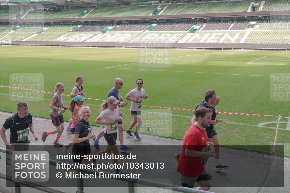 13.09.2026 - 21. swb-Marathon Bremen Michael Burmester http://msf.ph/oto/10343013 13.09.2026 13:27:02 Laufen im Stadion 186, 202, 357, 364, 390, 530, 597, 645, 726, 833, 888, 1077, 1283, 1412, 1443, 1473, 1487, 1530, 1608, 1618, 1700, 1744, 1769, 1828, 1961, 1984, 2236, 2273, 2298, 2309, 2382, 2384, 2388, 2404, 2428, 2507, 2508, 2542, 2558, 2576, 2582, 2592, 2656, 2675, 2725, 2748, 2817, 2875, 2876, 2923, 2965, 2970, 3045, 3047, 3050, 3062, 3073, 3084, 3097, 3172, 3184, 3219, 3359, 3433, 3540, 3592, 3629, 3756, 3851, 3885, 3907, 3978, 4457, 4660 meine-sportfotos.de