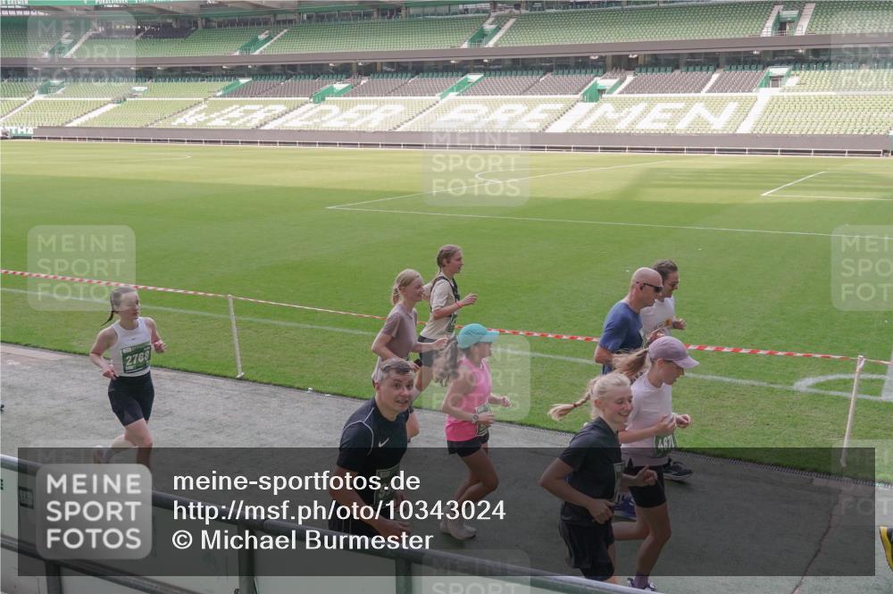 13.09.2026 - 21. swb-Marathon Bremen Michael Burmester http://msf.ph/oto/10343024 13.09.2026 13:27:03 Laufen im Stadion 186, 202, 357, 364, 390, 530, 597, 645, 726, 833, 888, 1077, 1283, 1412, 1443, 1473, 1487, 1530, 1608, 1618, 1700, 1744, 1769, 1828, 1961, 1984, 2236, 2273, 2298, 2309, 2382, 2384, 2388, 2404, 2428, 2507, 2508, 2542, 2558, 2576, 2582, 2592, 2656, 2675, 2725, 2748, 2817, 2875, 2876, 2923, 2965, 2970, 3045, 3047, 3050, 3062, 3073, 3084, 3097, 3172, 3184, 3219, 3359, 3433, 3540, 3592, 3629, 3756, 3851, 3885, 3907, 3978, 4457, 4660 meine-sportfotos.de