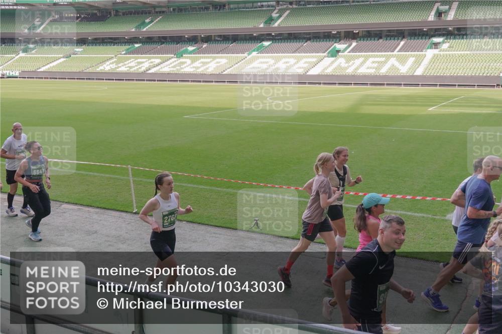 13.09.2026 - 21. swb-Marathon Bremen Michael Burmester http://msf.ph/oto/10343030 13.09.2026 13:27:04 Laufen im Stadion 186, 202, 357, 364, 390, 530, 597, 645, 726, 833, 888, 1077, 1283, 1412, 1443, 1473, 1487, 1530, 1608, 1618, 1700, 1744, 1769, 1828, 1961, 1984, 2236, 2273, 2298, 2309, 2382, 2384, 2388, 2404, 2428, 2507, 2508, 2542, 2558, 2576, 2582, 2592, 2656, 2675, 2725, 2748, 2817, 2875, 2876, 2923, 2965, 2970, 3045, 3047, 3050, 3062, 3073, 3084, 3097, 3172, 3184, 3219, 3359, 3433, 3540, 3592, 3629, 3756, 3851, 3885, 3907, 3978, 4457, 4660 meine-sportfotos.de