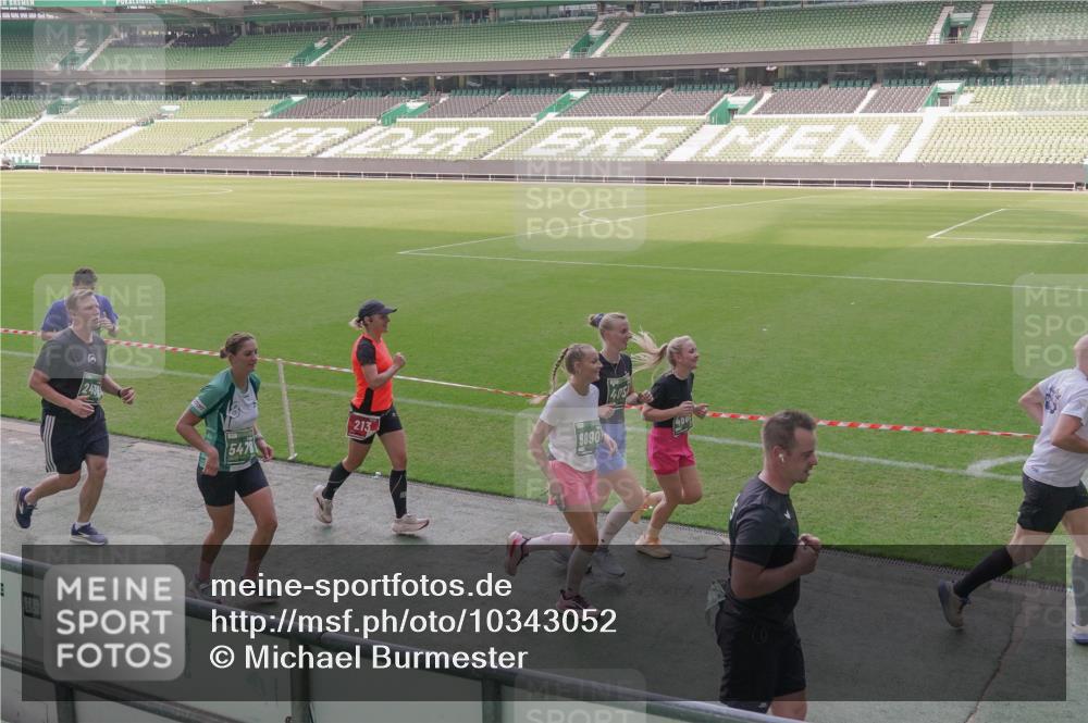 13.09.2026 - 21. swb-Marathon Bremen Michael Burmester http://msf.ph/oto/10343052 13.09.2026 13:27:07 Laufen im Stadion 186, 202, 357, 364, 390, 530, 597, 645, 726, 833, 888, 1077, 1283, 1412, 1473, 1487, 1530, 1608, 1618, 1700, 1744, 1769, 1828, 1961, 1984, 2236, 2273, 2298, 2309, 2382, 2384, 2388, 2404, 2428, 2502, 2507, 2508, 2542, 2558, 2576, 2582, 2592, 2656, 2675, 2725, 2748, 2817, 2875, 2876, 2923, 2965, 2970, 3045, 3047, 3050, 3062, 3073, 3084, 3097, 3172, 3184, 3219, 3359, 3433, 3540, 3592, 3629, 3756, 3851, 3885, 3907, 3978, 4457, 4660 meine-sportfotos.de