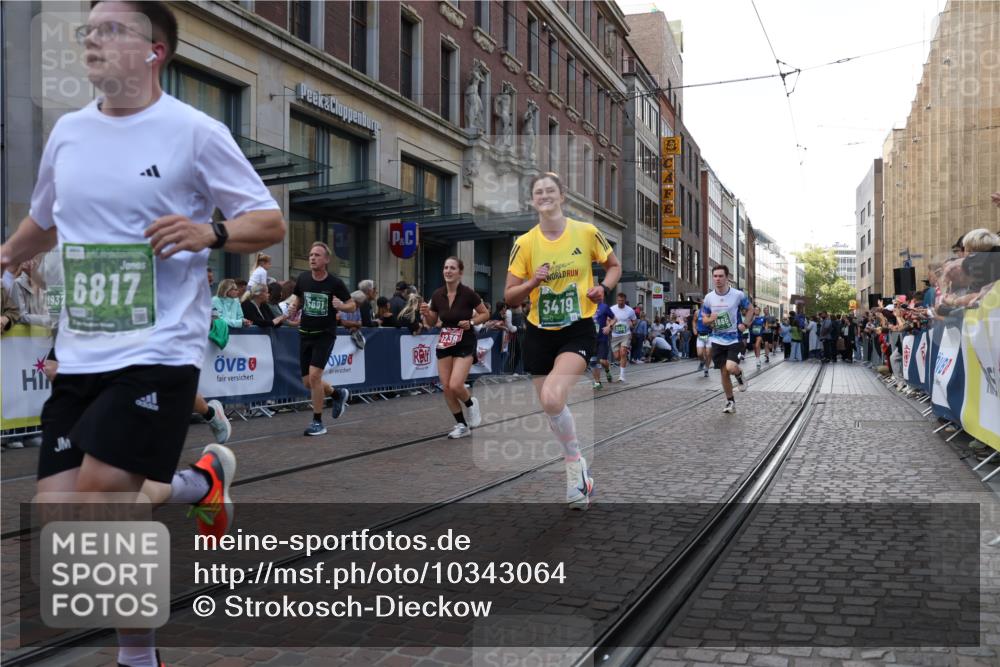 13.09.2026 - 21. swb-Marathon Bremen Strokosch-Dieckow http://msf.ph/oto/10343064 13.09.2026 13:28:39 Ziel 394, 430, 565, 687, 722, 725, 745, 936, 1014, 1274, 1688, 2070, 2223, 2276, 2378, 2851, 2891, 3348, 3419, 3444, 3665, 3938, 4590, 5225, 5267, 5531, 5691, 5865, 6099, 6817, 6937, 6955, 7134, 7263, 7527, 8984, 8985, 9562, 13174, 178, 210, 613, 1239, 1380, 1914, 2047, 2764, 3028, 3294, 3348, 3597, 4102, 4250, 4564, 5683, 6914, 6957, 7263, 8429, 8483, 8570, 8938, 9064, 9176, 9549, 13012 meine-sportfotos.de