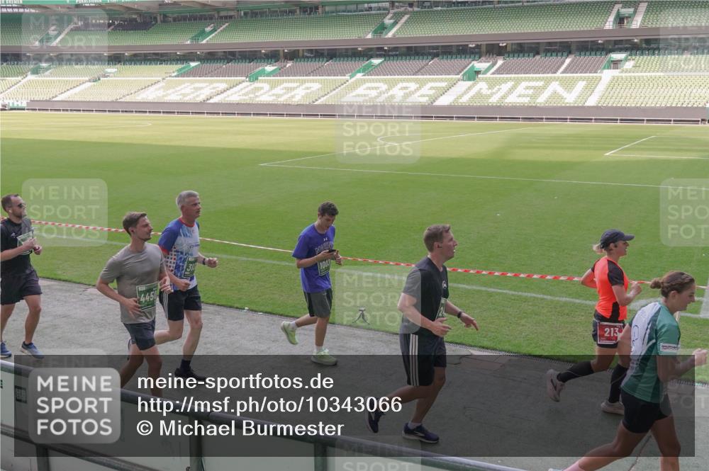 13.09.2026 - 21. swb-Marathon Bremen Michael Burmester http://msf.ph/oto/10343066 13.09.2026 13:27:08 Laufen im Stadion 186, 202, 357, 364, 390, 530, 597, 645, 726, 833, 888, 1077, 1283, 1412, 1473, 1487, 1530, 1608, 1618, 1700, 1744, 1769, 1828, 1961, 1984, 2236, 2273, 2309, 2382, 2384, 2388, 2404, 2428, 2502, 2507, 2508, 2542, 2558, 2576, 2582, 2592, 2656, 2675, 2725, 2748, 2817, 2875, 2876, 2923, 2965, 2970, 3045, 3047, 3050, 3062, 3073, 3084, 3097, 3172, 3184, 3219, 3359, 3433, 3540, 3592, 3629, 3756, 3851, 3885, 3907, 3978, 4457, 4660 meine-sportfotos.de