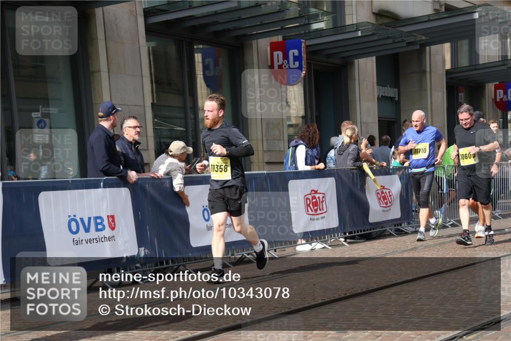 13.09.2026 - 21. swb-Marathon Bremen Strokosch-Dieckow http://msf.ph/oto/10343078 13.09.2026 11:08:30 Ziel 10217, 10399, 10455, 10469, 10599, 10609, 11053, 11074, 11358, 11421, 11434, 11531, 11710, 11718, 11812, 11834, 11905, 12162, 12256, 12353, 12438, 12517, 10135, 10188, 10229, 10793, 10851, 11032, 11065, 11124, 11263, 11509, 11560, 11561, 11678, 11888, 11968, 12073, 12164, 12315, 12325, 12410, 12516 meine-sportfotos.de