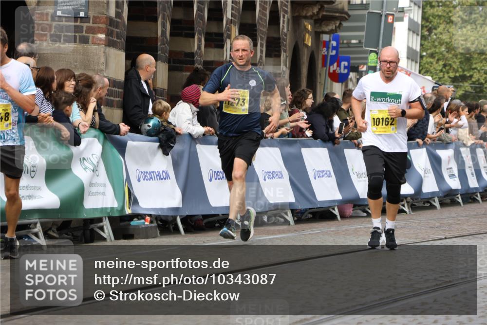 13.09.2026 - 21. swb-Marathon Bremen Strokosch-Dieckow http://msf.ph/oto/10343087 13.09.2026 10:51:50 Ziel 10334, 10381, 10544, 10763, 10825, 10862, 10984, 11145, 11787, 12329, 12424, 12548, 13631, 10218, 10588, 11277, 11285, 11376, 11487, 11555, 11784, 11869, 11877, 11962, 12349 meine-sportfotos.de