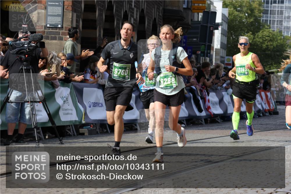 13.09.2026 - 21. swb-Marathon Bremen Strokosch-Dieckow http://msf.ph/oto/10343111 13.09.2026 13:27:16 Ziel 531, 946, 1493, 1494, 2089, 3076, 3302, 3510, 3527, 3893, 4327, 4397, 4441, 4563, 4919, 5054, 5689, 5937, 5943, 6314, 6455, 6580, 7027, 7072, 7246, 7317, 8303, 9150, 9511, 9551, 9854, 9878, 13097, 242, 593, 940, 1373, 1574, 2345, 3385, 3496, 5220, 5290, 5358, 5616, 6071, 6288, 6306, 7110, 9760, 13147 meine-sportfotos.de