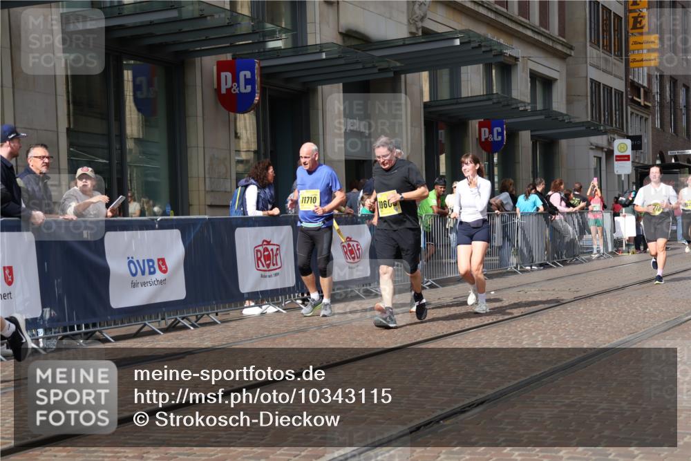 13.09.2026 - 21. swb-Marathon Bremen Strokosch-Dieckow http://msf.ph/oto/10343115 13.09.2026 11:08:31 Ziel 10217, 10399, 10455, 10469, 10599, 10609, 11011, 11053, 11074, 11358, 11421, 11434, 11531, 11710, 11718, 11812, 11834, 11905, 12162, 12256, 12353, 12438, 12517, 10135, 10188, 10229, 10793, 10851, 11032, 11065, 11124, 11263, 11509, 11560, 11561, 11678, 11888, 11968, 12073, 12164, 12315, 12325, 12410, 12516 meine-sportfotos.de