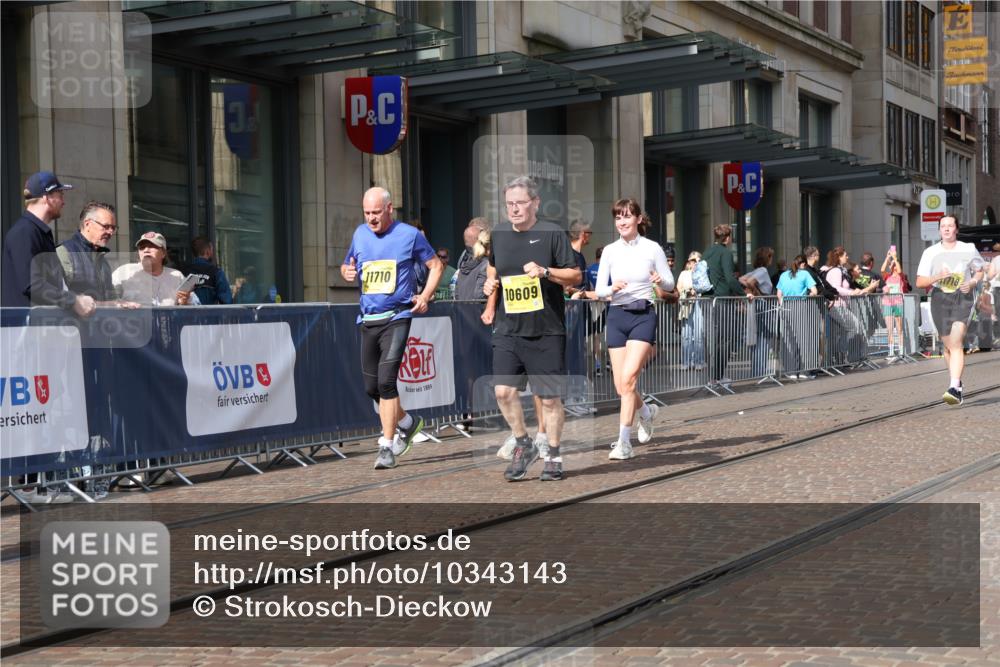 13.09.2026 - 21. swb-Marathon Bremen Strokosch-Dieckow http://msf.ph/oto/10343143 13.09.2026 11:08:31 Ziel 10217, 10399, 10455, 10469, 10599, 10609, 11011, 11053, 11074, 11358, 11421, 11434, 11531, 11710, 11718, 11812, 11834, 11905, 12162, 12256, 12353, 12438, 12517, 10135, 10188, 10229, 10793, 10851, 11032, 11065, 11124, 11263, 11509, 11560, 11561, 11678, 11888, 11968, 12073, 12164, 12315, 12325, 12410, 12516 meine-sportfotos.de