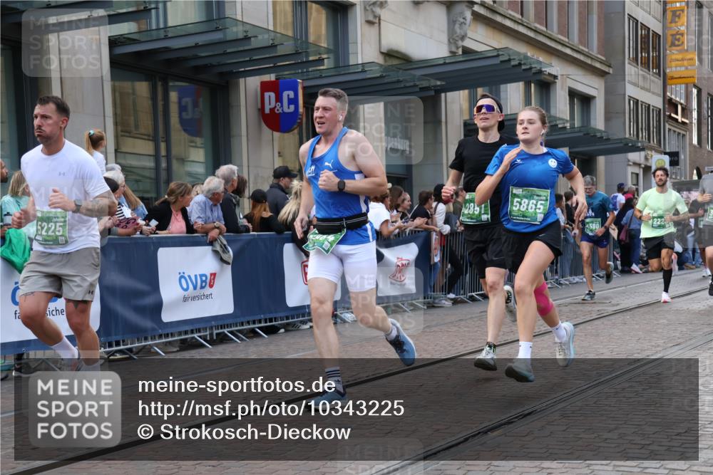 13.09.2026 - 21. swb-Marathon Bremen Strokosch-Dieckow http://msf.ph/oto/10343225 13.09.2026 13:28:43 Ziel 394, 430, 565, 687, 722, 725, 745, 936, 1014, 1274, 1688, 2070, 2223, 2276, 2378, 2851, 3419, 3444, 3665, 3938, 4590, 5225, 5267, 5531, 5691, 5865, 6099, 6817, 6937, 6955, 7134, 7361, 8984, 8985, 9562, 9661, 13174, 613, 1239, 1380, 1914, 2276, 2764, 2891, 3028, 3294, 3348, 3444, 4102, 4250, 4564, 5683, 6914, 6957, 7263, 7527, 8429, 8483, 8570, 8938, 9064, 9176, 9549, 13012 meine-sportfotos.de