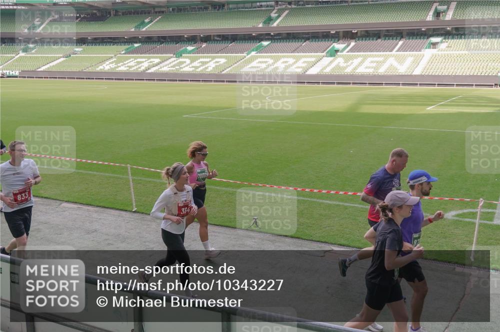 13.09.2026 - 21. swb-Marathon Bremen Michael Burmester http://msf.ph/oto/10343227 13.09.2026 13:27:29 Laufen im Stadion 111, 186, 202, 357, 364, 390, 478, 597, 726, 829, 833, 888, 925, 1077, 1220, 1412, 1473, 1496, 1608, 1700, 1769, 1958, 1961, 1984, 2236, 2273, 2309, 2388, 2404, 2428, 2502, 2507, 2508, 2542, 2558, 2576, 2582, 2592, 2656, 2725, 2748, 2817, 2875, 2876, 2923, 2965, 2970, 3045, 3047, 3050, 3073, 3084, 3184, 3219, 3359, 3433, 3540, 3592, 3629, 3756, 3851, 3885, 3907, 3978, 4238, 4457, 4660 meine-sportfotos.de