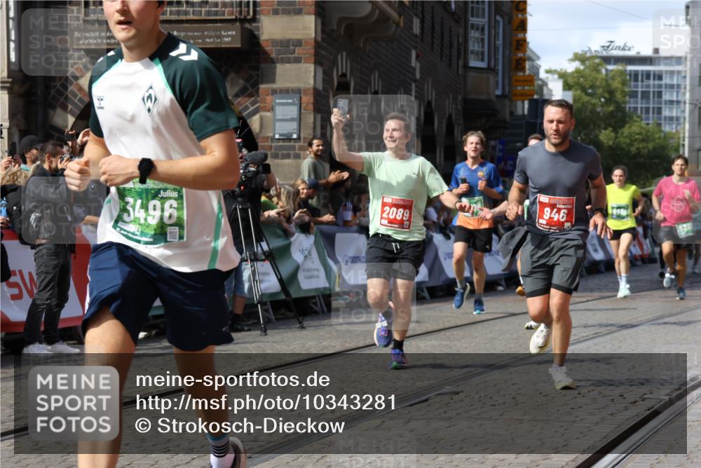 13.09.2026 - 21. swb-Marathon Bremen Strokosch-Dieckow http://msf.ph/oto/10343281 13.09.2026 13:27:22 Ziel 531, 946, 1493, 1494, 2089, 2454, 3076, 3302, 3510, 3527, 4121, 4327, 4397, 4563, 5689, 5943, 6455, 6776, 7027, 7072, 7246, 7317, 7849, 8303, 9150, 9511, 9854, 9878, 323, 593, 857, 940, 1006, 1373, 1574, 2345, 2668, 3460, 3521, 4421, 5081, 5220, 5290, 5358, 5557, 5616, 6306, 7110 meine-sportfotos.de