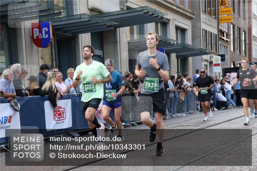13.09.2026 - 21. swb-Marathon Bremen Strokosch-Dieckow http://msf.ph/oto/10343301 13.09.2026 13:28:45 Ziel 394, 430, 565, 687, 722, 725, 745, 936, 1014, 1274, 1688, 2023, 2070, 2223, 2378, 2851, 3419, 3665, 3796, 3938, 4590, 5036, 5225, 5267, 5531, 5691, 5865, 6099, 6817, 6937, 6955, 7134, 7149, 7361, 8984, 8985, 9562, 9661, 13174, 613, 1239, 1914, 2276, 2764, 2891, 3028, 3348, 3444, 4102, 4250, 4564, 5683, 6914, 6957, 7263, 7527, 8483, 8570, 8938, 9176, 13012 meine-sportfotos.de