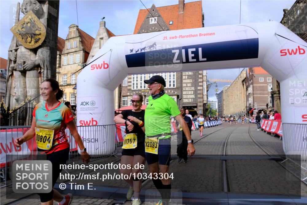13.09.2026 - 21. swb-Marathon Bremen Tim E. http://msf.ph/oto/10343304 13.09.2026 11:13:24 Ziel 10804, 10893, 11048, 11357, 11606, 11627, 12050, 12060, 12393, 12418 meine-sportfotos.de
