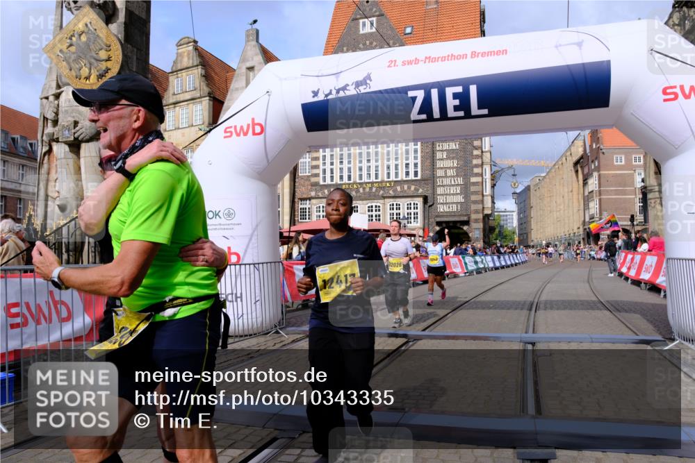 13.09.2026 - 21. swb-Marathon Bremen Tim E. http://msf.ph/oto/10343335 13.09.2026 11:13:26 Ziel 10804, 10893, 11048, 11357, 11606, 11627, 12050, 12060, 12393, 12418 meine-sportfotos.de