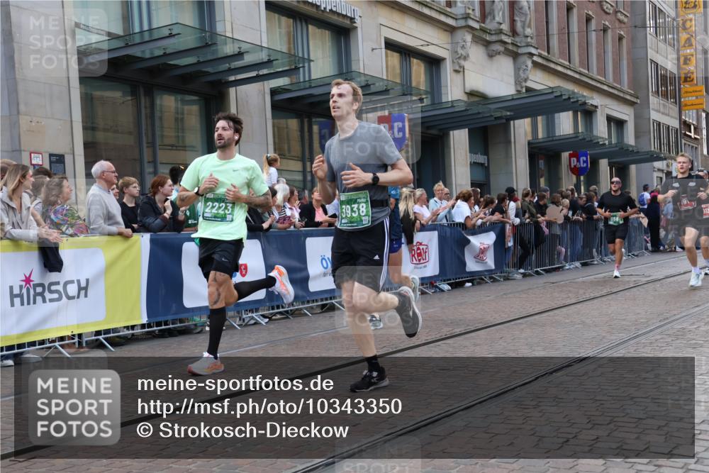 13.09.2026 - 21. swb-Marathon Bremen Strokosch-Dieckow http://msf.ph/oto/10343350 13.09.2026 13:28:46 Ziel 394, 430, 565, 687, 722, 725, 745, 936, 1014, 1274, 1545, 1688, 2023, 2070, 2223, 2378, 2851, 2867, 3419, 3665, 3796, 3938, 4590, 5036, 5225, 5267, 5531, 5691, 5865, 6030, 6099, 6817, 6937, 6955, 7134, 7149, 7361, 8984, 8985, 9249, 9562, 9661, 13174, 613, 1239, 1914, 2276, 2764, 2891, 3028, 3348, 3444, 4102, 4250, 4564, 5267, 5683, 6914, 6957, 7263, 7527, 8483, 8938, 9176, 13012 meine-sportfotos.de