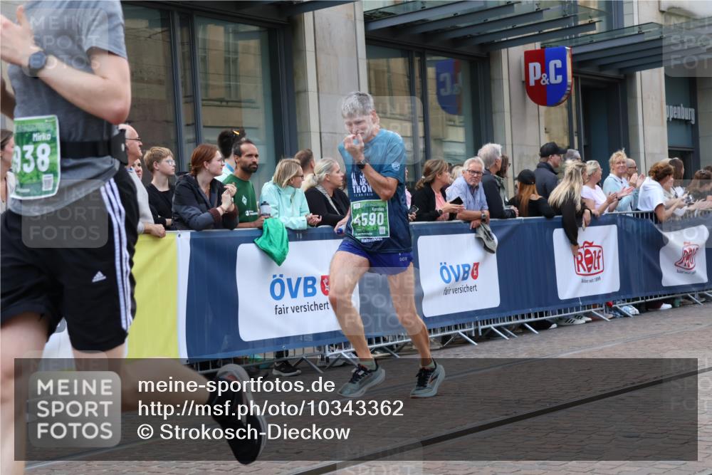 13.09.2026 - 21. swb-Marathon Bremen Strokosch-Dieckow http://msf.ph/oto/10343362 13.09.2026 13:28:47 Ziel 303, 394, 430, 565, 687, 722, 725, 745, 936, 1014, 1274, 1545, 1688, 1823, 2023, 2070, 2223, 2378, 2851, 2867, 3419, 3665, 3796, 3938, 4590, 5036, 5225, 5531, 5691, 5865, 6030, 6099, 6817, 6937, 6955, 7134, 7149, 7361, 8984, 8985, 9249, 9562, 9661, 10128, 613, 1239, 1914, 2276, 2764, 2891, 3028, 3348, 3444, 4102, 4250, 4564, 5267, 5683, 6914, 6957, 7263, 7527, 8483, 8938, 9176, 13012 meine-sportfotos.de