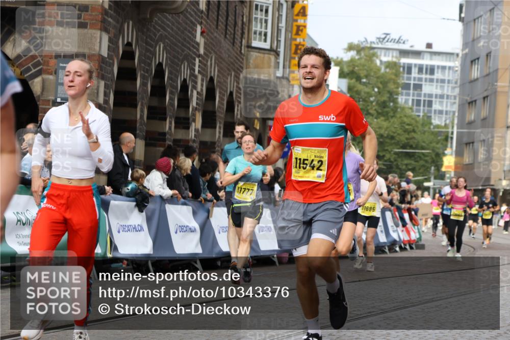 13.09.2026 - 21. swb-Marathon Bremen Strokosch-Dieckow http://msf.ph/oto/10343376 13.09.2026 10:51:55 Ziel 10162, 10281, 10334, 10348, 10467, 10544, 10763, 10862, 11145, 11273, 11542, 11787, 12329, 12424, 13631, 10218, 10588, 11277, 11285, 11376, 11487, 11555, 11869, 11877 meine-sportfotos.de