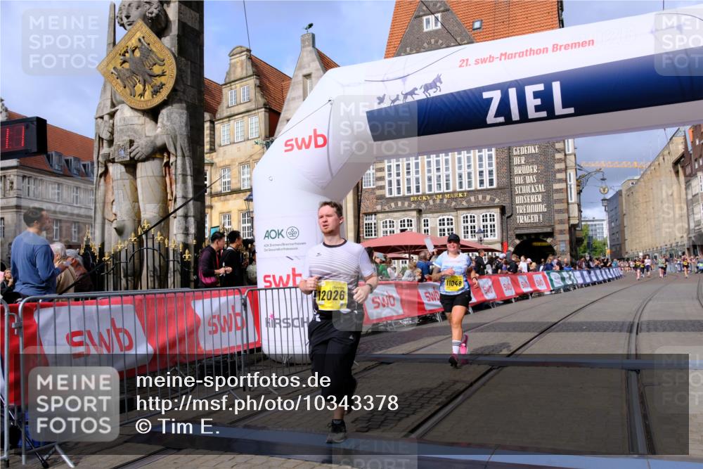 13.09.2026 - 21. swb-Marathon Bremen Tim E. http://msf.ph/oto/10343378 13.09.2026 11:13:28 Ziel 10804, 10893, 11048, 11357, 11627, 12060, 12393, 12418 meine-sportfotos.de