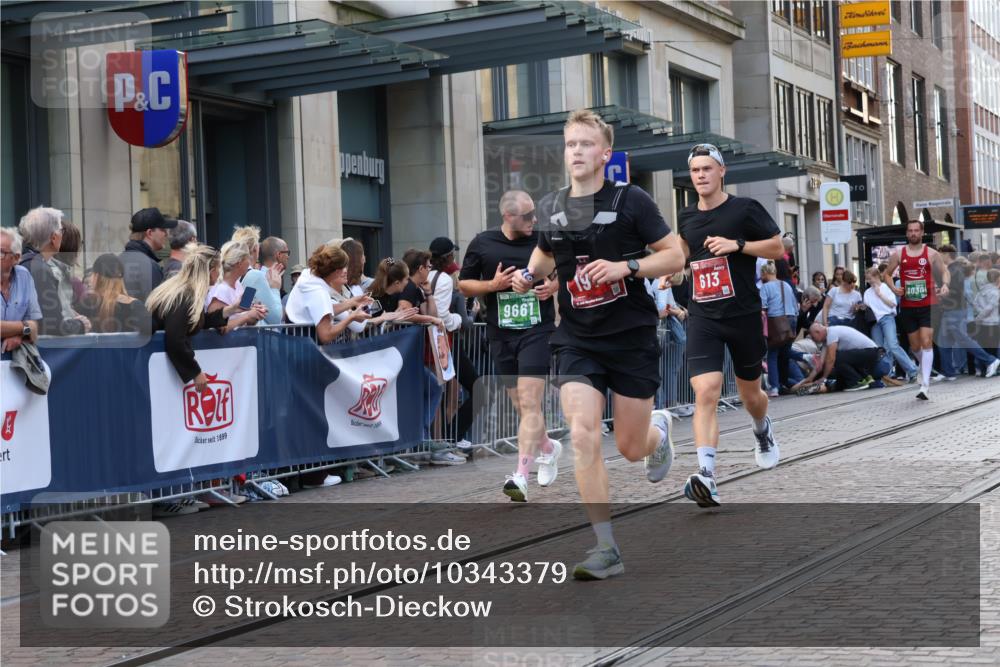 13.09.2026 - 21. swb-Marathon Bremen Strokosch-Dieckow http://msf.ph/oto/10343379 13.09.2026 13:28:47 Ziel 303, 394, 430, 565, 687, 722, 725, 745, 936, 1014, 1274, 1545, 1688, 1823, 2023, 2070, 2223, 2378, 2851, 2867, 3419, 3665, 3796, 3938, 4590, 5036, 5225, 5531, 5691, 5865, 6030, 6099, 6817, 6937, 6955, 7134, 7149, 7361, 8984, 8985, 9249, 9562, 9661, 10128, 613, 1239, 1914, 2276, 2764, 2891, 3028, 3348, 3444, 4102, 4250, 4564, 5267, 5683, 6914, 6957, 7263, 7527, 8483, 8938, 9176, 13012 meine-sportfotos.de