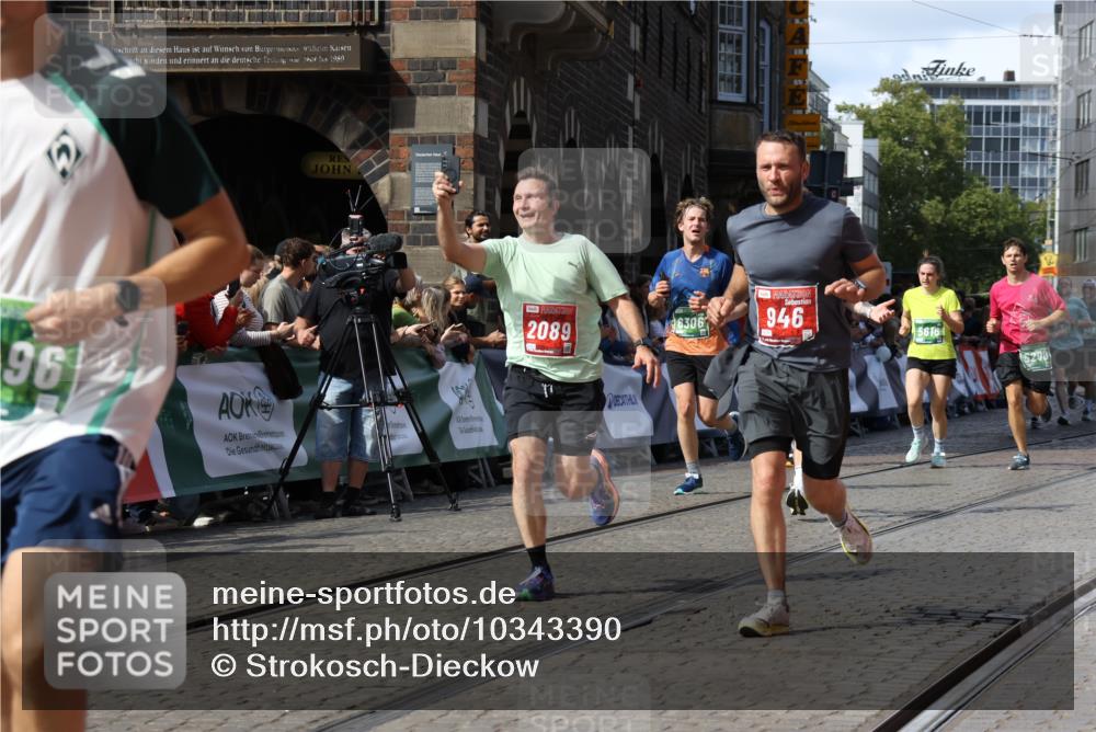 13.09.2026 - 21. swb-Marathon Bremen Strokosch-Dieckow http://msf.ph/oto/10343390 13.09.2026 13:27:22 Ziel 531, 946, 1493, 1494, 2089, 2454, 3076, 3302, 3510, 3527, 4121, 4327, 4397, 4563, 5689, 5943, 6455, 6776, 7027, 7072, 7246, 7317, 7849, 8303, 9150, 9511, 9854, 9878, 323, 593, 857, 940, 1006, 1373, 1574, 2345, 2668, 3460, 3521, 4421, 5081, 5220, 5290, 5358, 5557, 5616, 6306, 7110 meine-sportfotos.de