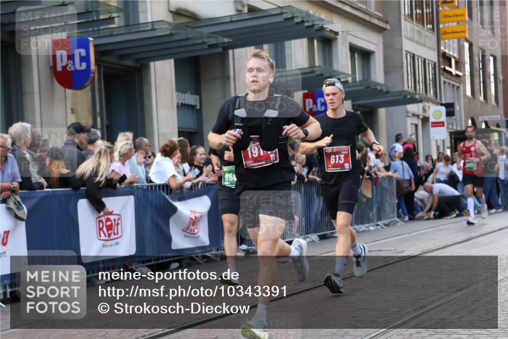 13.09.2026 - 21. swb-Marathon Bremen Strokosch-Dieckow http://msf.ph/oto/10343391 13.09.2026 13:28:48 Ziel 303, 394, 430, 565, 596, 651, 687, 722, 725, 745, 936, 1014, 1274, 1545, 1688, 1823, 2023, 2070, 2223, 2378, 2851, 2867, 3419, 3665, 3796, 3912, 3938, 4590, 5036, 5225, 5865, 6030, 6099, 6817, 6937, 6955, 7149, 7361, 7860, 8984, 8985, 9249, 9661, 10128, 613, 1239, 1914, 2276, 2764, 2891, 3028, 3348, 3444, 4102, 4250, 4564, 5267, 5683, 6914, 6957, 7263, 7527, 8483, 8938, 9176, 13012 meine-sportfotos.de