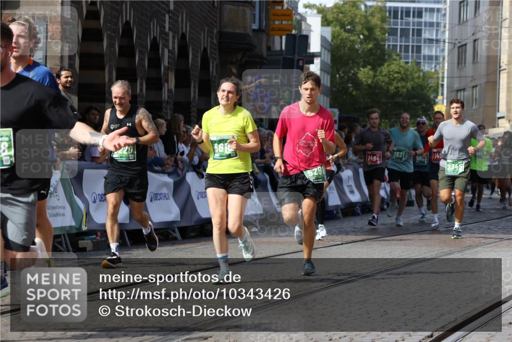 13.09.2026 - 21. swb-Marathon Bremen Strokosch-Dieckow http://msf.ph/oto/10343426 13.09.2026 13:27:24 Ziel 531, 946, 1493, 1494, 2089, 2454, 3076, 3302, 3510, 3527, 4121, 4327, 4397, 4558, 4563, 5689, 5943, 6455, 6776, 7027, 7072, 7246, 7317, 7849, 8219, 9150, 9159, 9511, 9854, 9878, 10112, 323, 593, 857, 940, 1006, 1373, 1574, 2345, 2668, 3013, 3460, 3521, 4421, 5081, 5220, 5290, 5358, 5557, 5616, 6306, 7110 meine-sportfotos.de