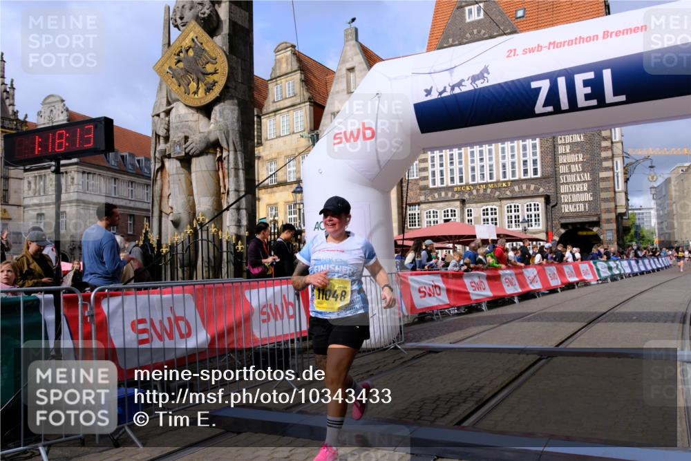 13.09.2026 - 21. swb-Marathon Bremen Tim E. http://msf.ph/oto/10343433 13.09.2026 11:13:29 Ziel 10804, 10893, 11048, 11357, 11627, 12060, 12393, 12418 meine-sportfotos.de