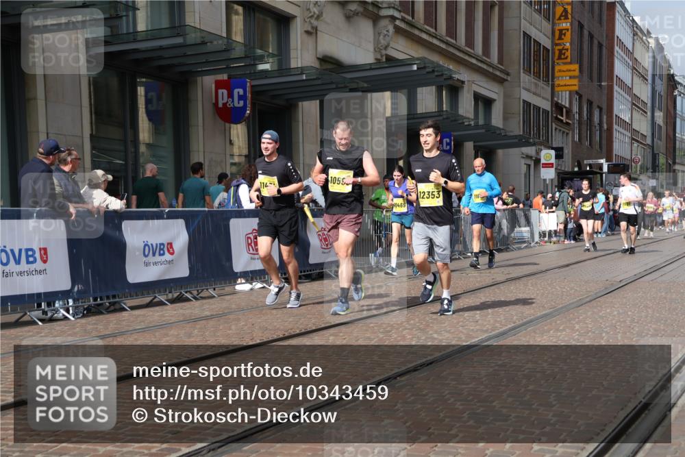 13.09.2026 - 21. swb-Marathon Bremen Strokosch-Dieckow http://msf.ph/oto/10343459 13.09.2026 11:08:42 Ziel 10217, 10321, 10455, 10469, 10570, 10599, 10630, 11011, 11053, 11074, 11091, 11138, 11304, 11434, 11531, 11578, 11812, 11905, 11987, 12155, 12192, 12256, 12337, 12353, 12438, 12517, 12554, 10229, 10399, 10609, 11065, 11124, 11358, 11421, 11560, 11561, 11678, 11710, 11718, 11834, 11888, 11968, 12073, 12162, 12164, 12315, 12410, 12516 meine-sportfotos.de