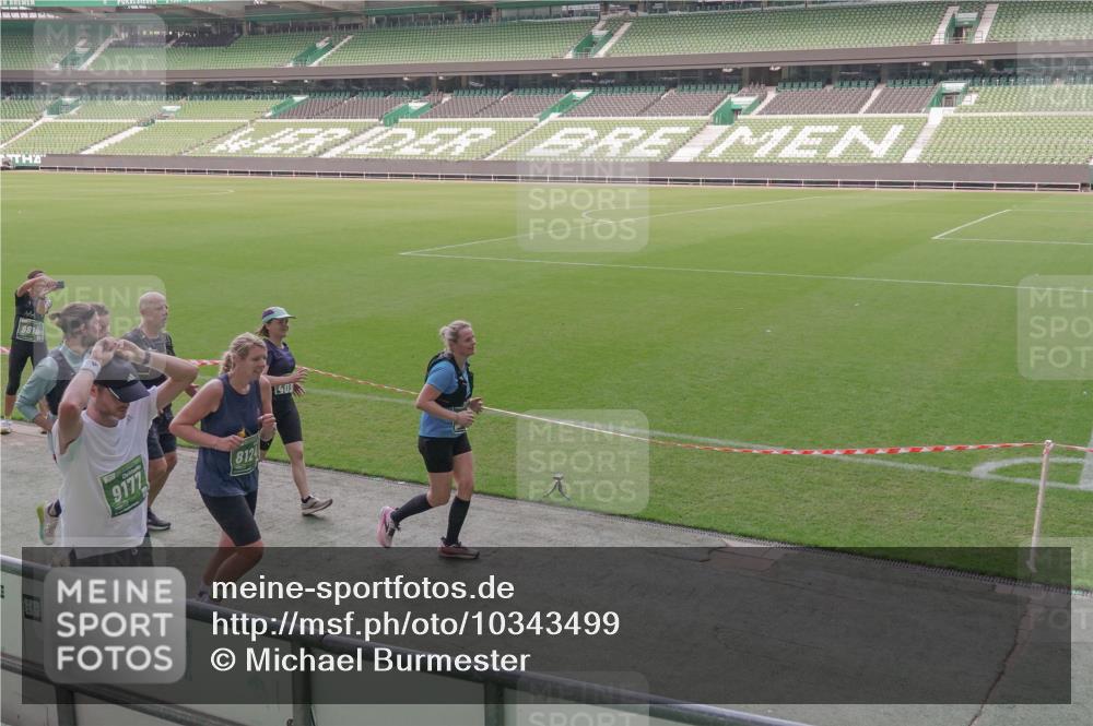 13.09.2026 - 21. swb-Marathon Bremen Michael Burmester http://msf.ph/oto/10343499 13.09.2026 13:28:11 Laufen im Stadion 111, 186, 220, 357, 364, 478, 597, 726, 829, 888, 925, 1079, 1220, 1298, 1325, 1412, 1496, 1608, 1700, 1741, 1769, 1777, 1958, 1961, 1984, 2236, 2309, 2365, 2388, 2404, 2472, 2502, 2507, 2542, 2574, 2593, 2725, 2743, 2748, 2868, 2875, 2876, 2923, 2924, 2991, 3045, 3050, 3061, 3073, 3154, 3184, 3219, 3321, 3540, 3589, 3592, 3595, 3678, 3694, 3756, 3798, 3826, 3853, 3885, 3907, 3978, 3987, 4108, 4238, 4457, 4660 meine-sportfotos.de