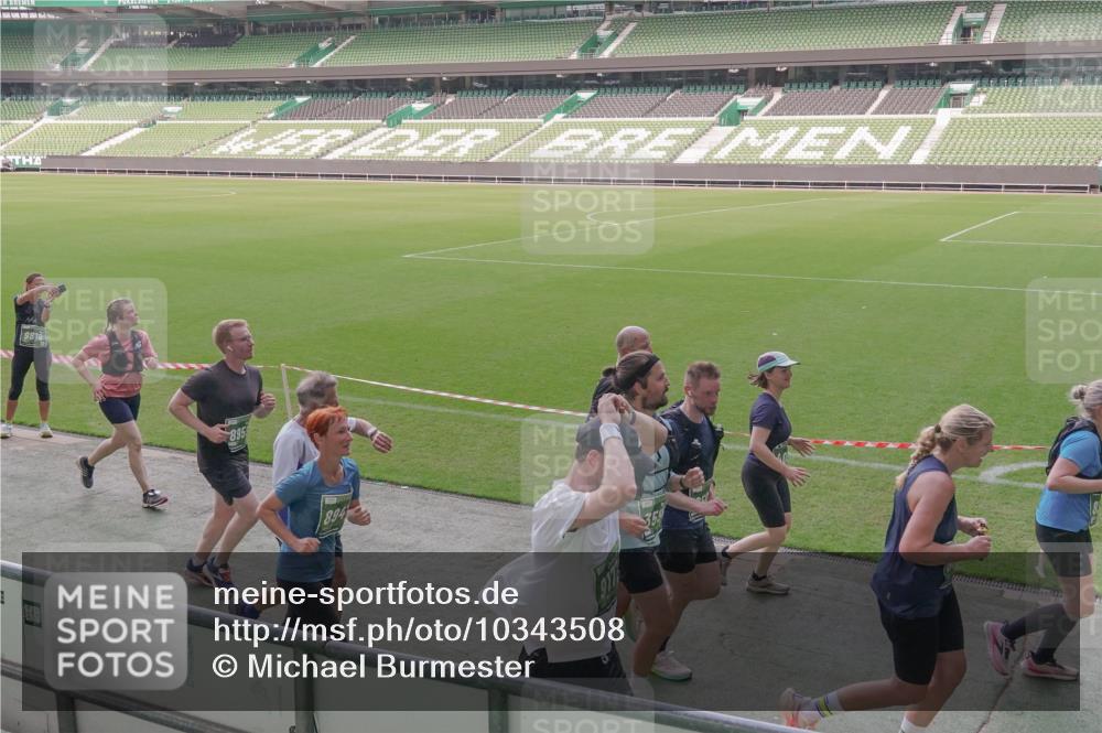 13.09.2026 - 21. swb-Marathon Bremen Michael Burmester http://msf.ph/oto/10343508 13.09.2026 13:28:12 Laufen im Stadion 111, 186, 220, 357, 364, 478, 597, 726, 829, 888, 925, 1079, 1220, 1298, 1325, 1412, 1496, 1608, 1700, 1741, 1769, 1777, 1958, 1961, 1984, 2236, 2365, 2388, 2404, 2472, 2502, 2507, 2542, 2574, 2593, 2725, 2743, 2748, 2868, 2875, 2876, 2923, 2924, 2991, 3045, 3050, 3061, 3073, 3154, 3184, 3219, 3321, 3540, 3589, 3592, 3594, 3595, 3678, 3694, 3756, 3798, 3826, 3853, 3885, 3907, 3978, 3987, 4108, 4238, 4457, 4660 meine-sportfotos.de