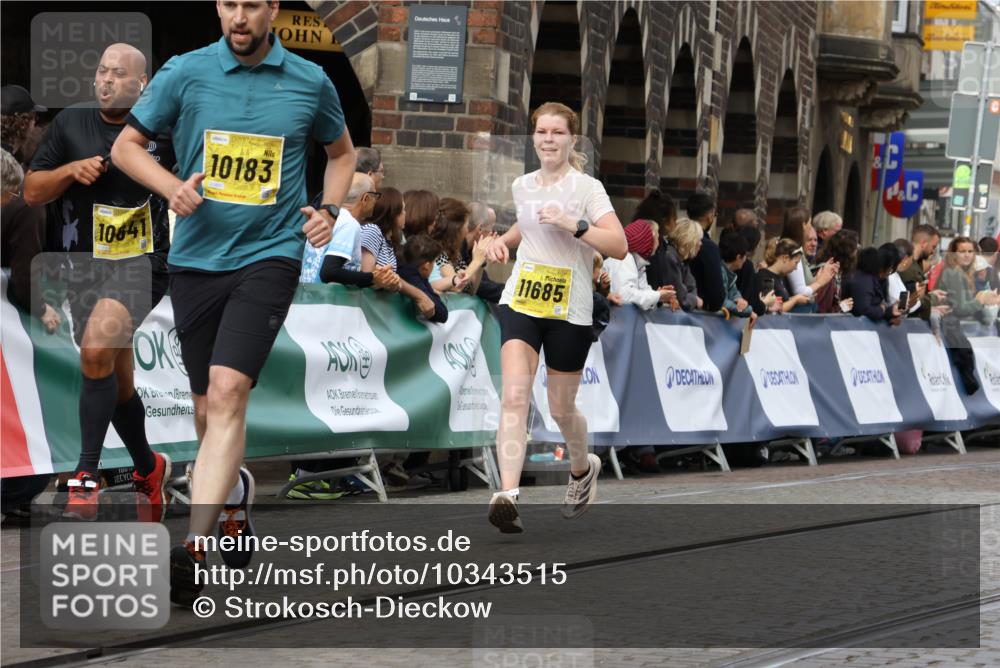 13.09.2026 - 21. swb-Marathon Bremen Strokosch-Dieckow http://msf.ph/oto/10343515 13.09.2026 10:51:59 Ziel 10162, 10183, 10281, 10334, 10348, 10467, 10641, 10763, 11145, 11273, 11542, 11733, 11777, 11787, 12329, 13631, 10588, 11371, 11487, 11877, 13578 meine-sportfotos.de