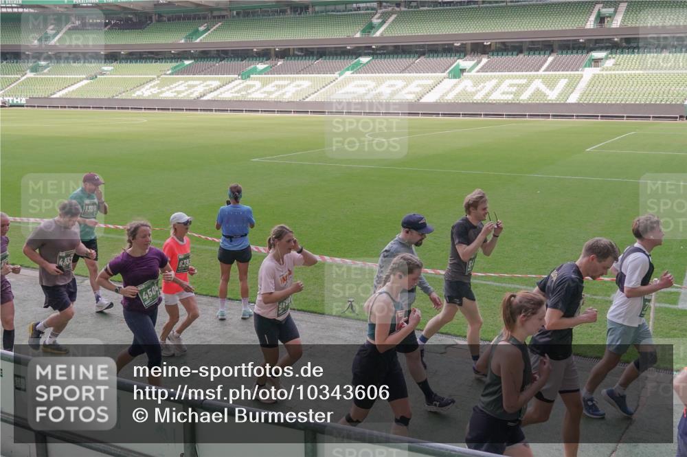 13.09.2026 - 21. swb-Marathon Bremen Michael Burmester http://msf.ph/oto/10343606 13.09.2026 13:28:25 Laufen im Stadion 111, 186, 220, 357, 364, 422, 476, 478, 597, 685, 726, 729, 829, 888, 925, 986, 1079, 1220, 1298, 1325, 1384, 1412, 1496, 1608, 1615, 1741, 1769, 1777, 1958, 1961, 1984, 2236, 2326, 2365, 2404, 2472, 2502, 2507, 2574, 2593, 2725, 2743, 2748, 2862, 2868, 2875, 2876, 2923, 2924, 2991, 3020, 3045, 3050, 3061, 3073, 3154, 3184, 3219, 3238, 3274, 3321, 3361, 3589, 3592, 3594, 3595, 3678, 3694, 3755, 3756, 3798, 3826, 3853, 3885, 3907, 3953, 3971, 3978, 3987, 4108, 4238, 4457, 4660 meine-sportfotos.de